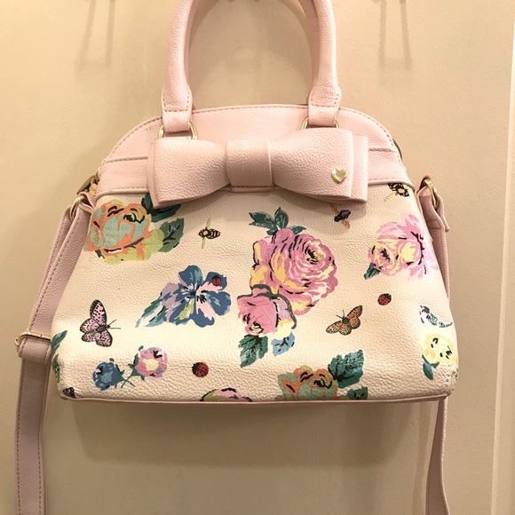 Betsey Johnson Handbags - Betsey Johnson purse